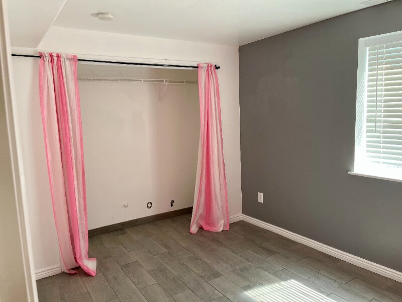 Building Photo - 742 150 S