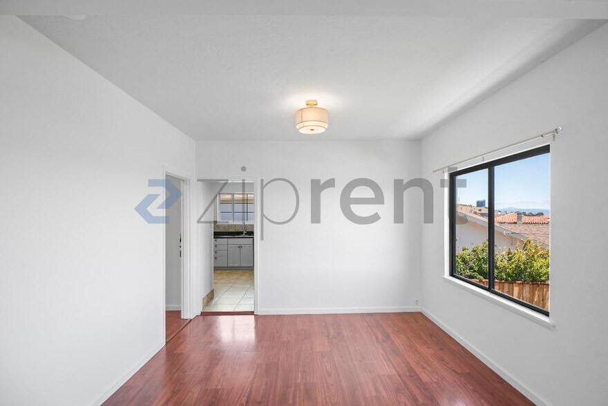 Building Photo - Unit
