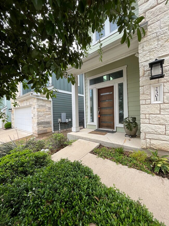 Building Photo - 2301 Capulet St