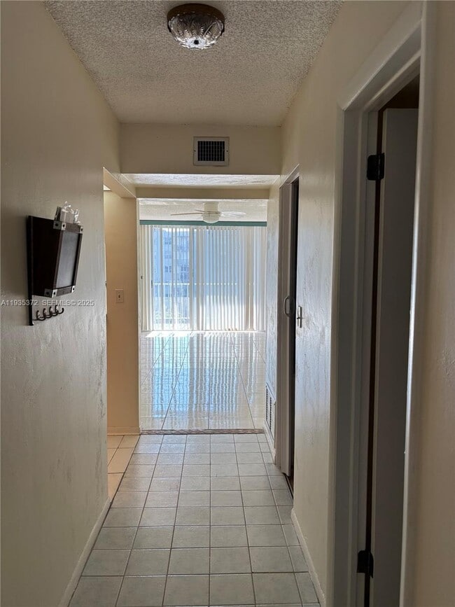 Building Photo - 1470 NE 125th Terrace