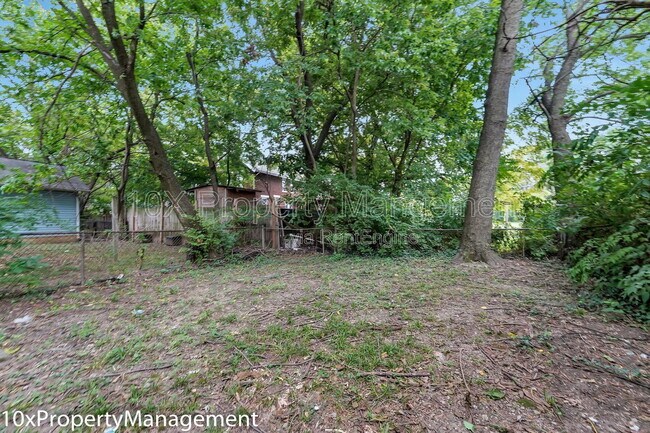 Building Photo - 1127 McAllister Ave