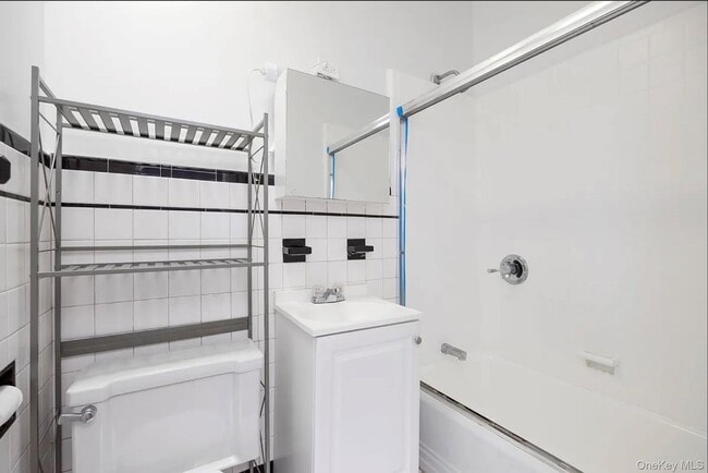 Building Photo - 71-52 68th St