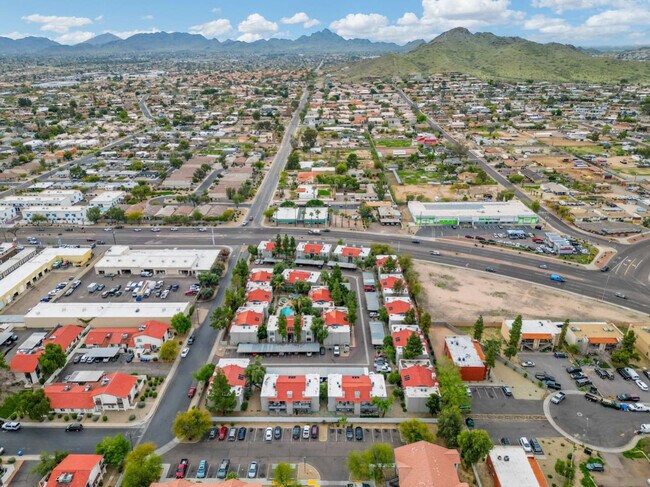 Building Photo - 15402 N 28th St