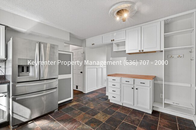 Building Photo - Spacious 4BR Home with Finished Basement in St. Peters