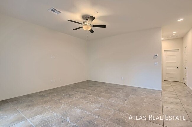 Building Photo - 4452 Sapphire Moon Ave