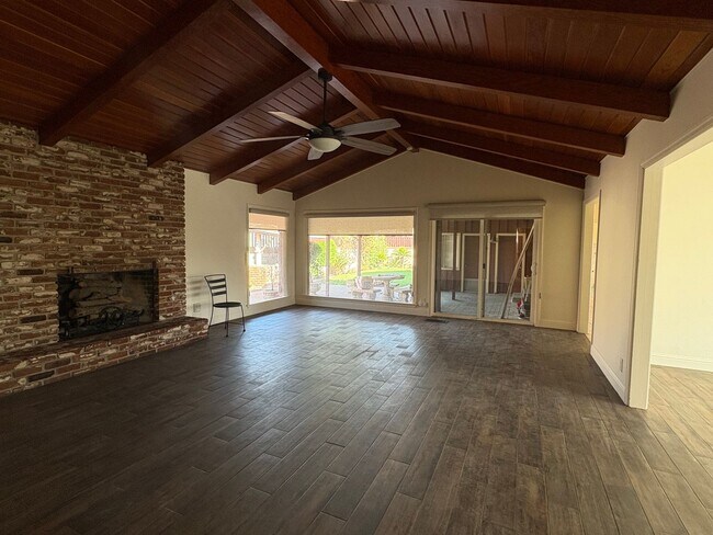 Building Photo - 341 N Garden Dr