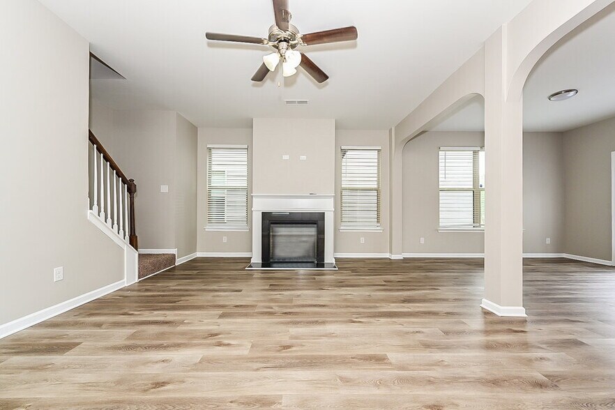 Building Photo - 360 Lossie Ln