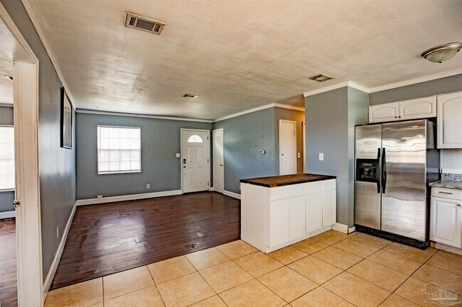 Building Photo - 4381 Bixby Cir