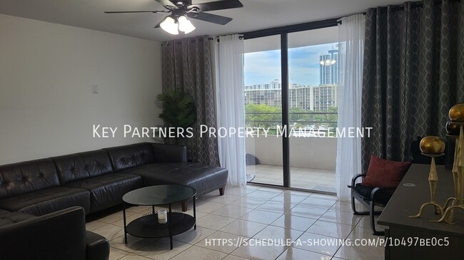 Building Photo - 2500 Parkview Dr