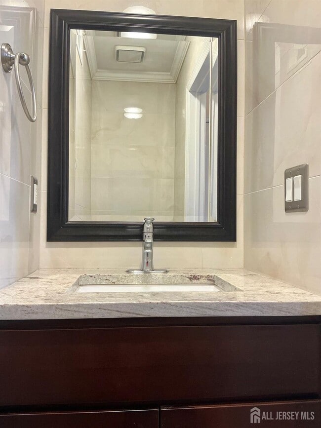 Building Photo - 87 Winchester Way