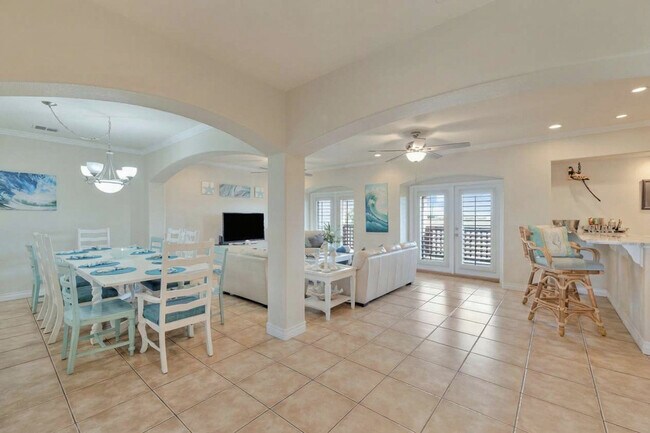 Building Photo - 660 Kara Dr