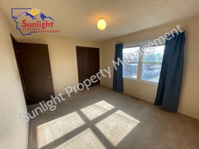 Building Photo - 2319 Alderson Ave
