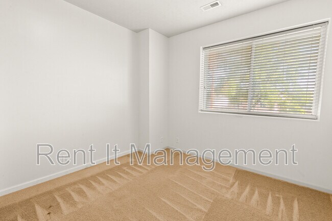 Building Photo - 7425 N 77th Ave