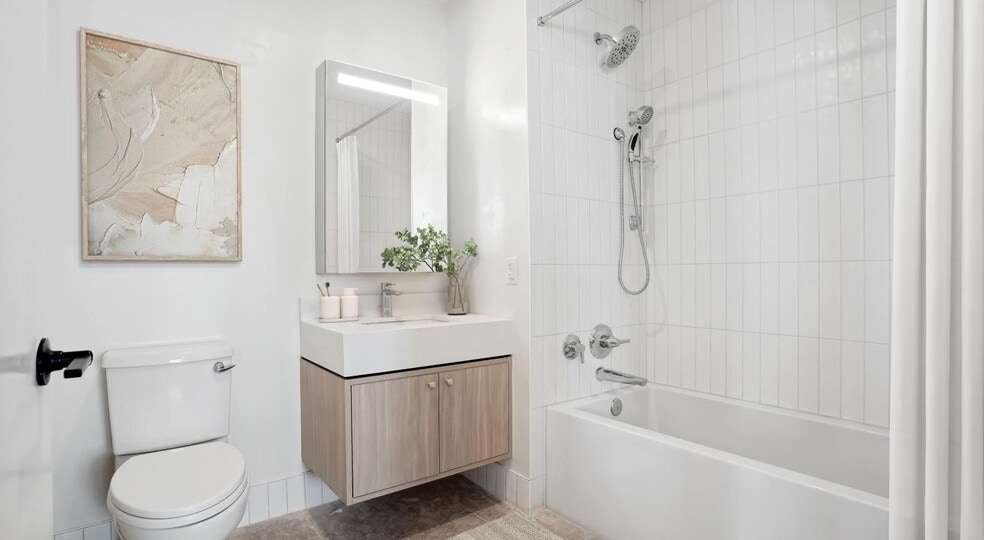 Building Photo - 215 Grove St