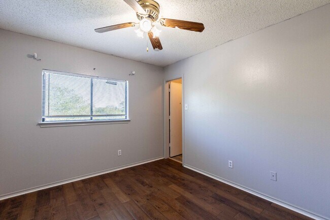 Building Photo - 8423 Parry Path