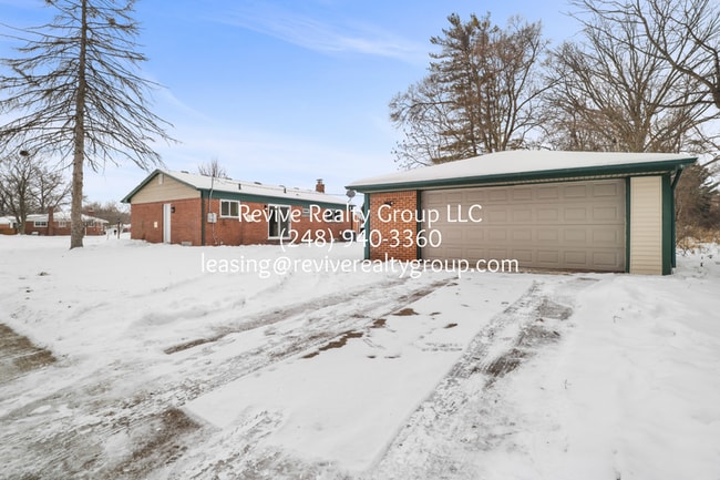 Building Photo - 32112 Pembroke St