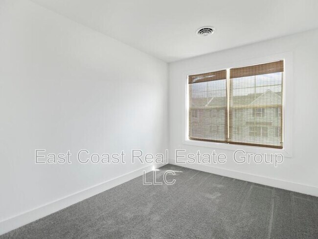 Building Photo - 11089 Gopher Dr N