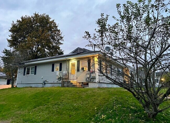 Primary Photo - 119 Malwood Ave