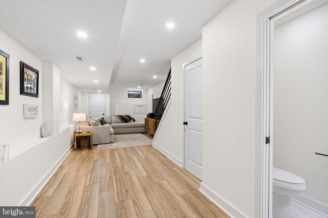 Building Photo - 2231 Earp St