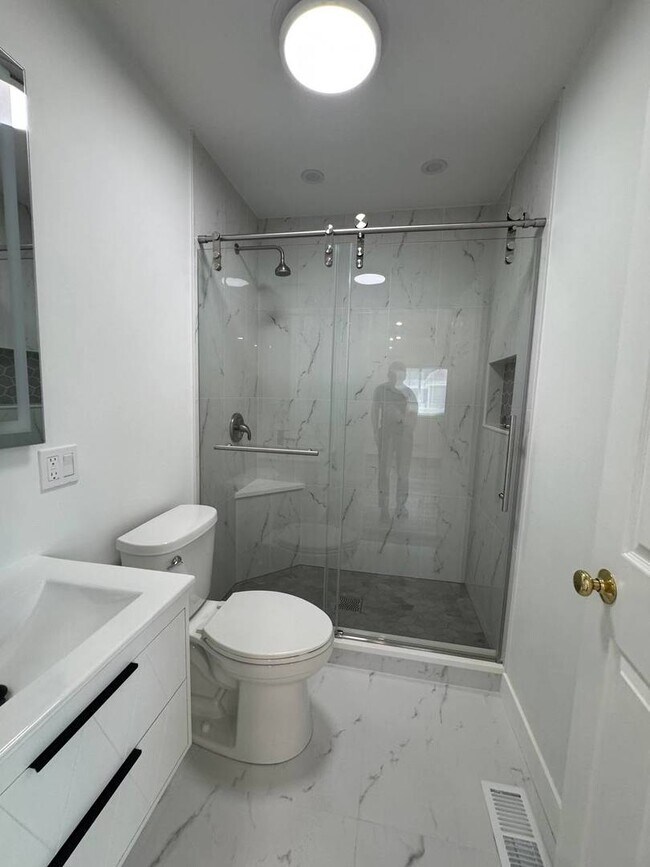 Building Photo - 52 Stanton Ct