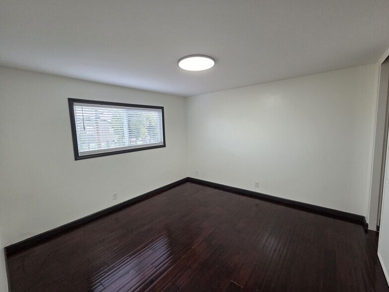 Building Photo - 16732 Busby Ln