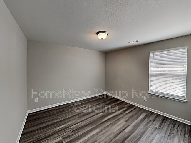 Building Photo - 3028 Desmond Woods Dr