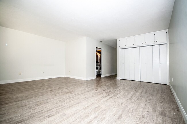 Building Photo - 145 Pinckney St