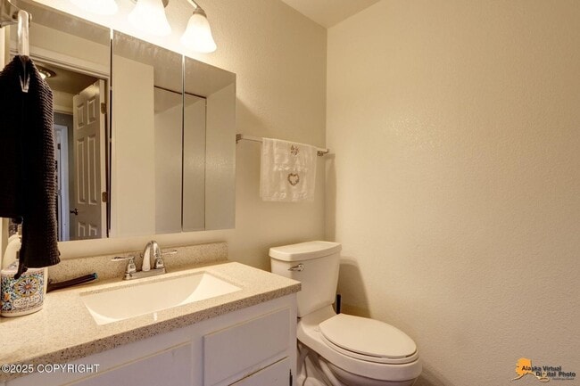 Building Photo - 2bd, 1.5b | Downtown Living With Spectacular Views!