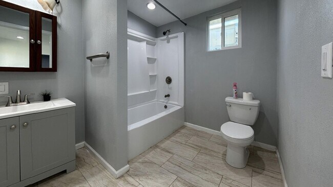 Building Photo - 1 Bedroom 1 Bath Detached Unit in Cherry V...