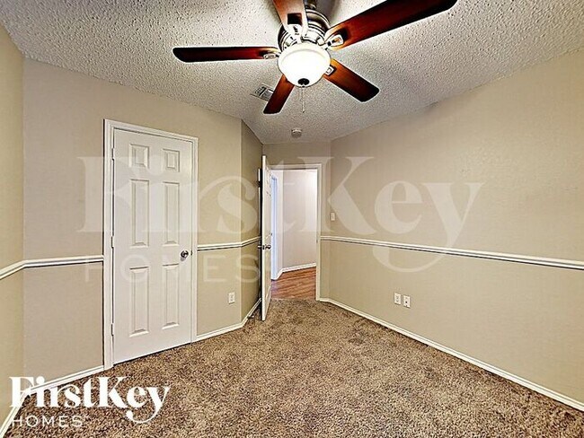 Building Photo - 3955 Cypress Gardens Dr