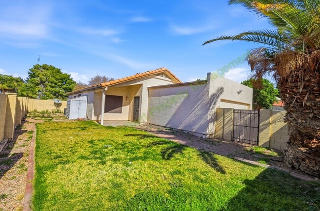 Building Photo - Charming Gilbert Home with Spacious Living & Prime Location