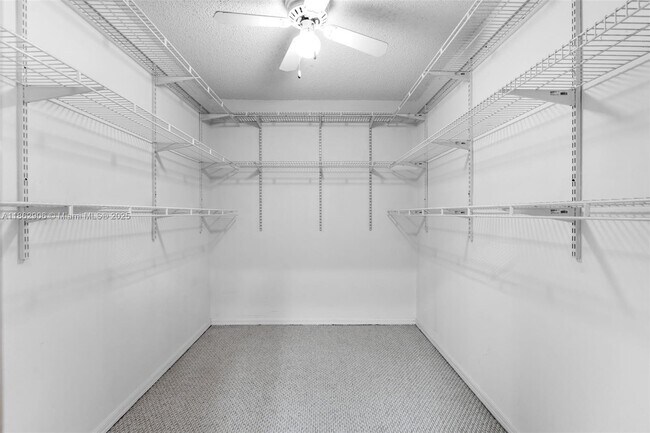 Building Photo - 8131 SW 90th Ave