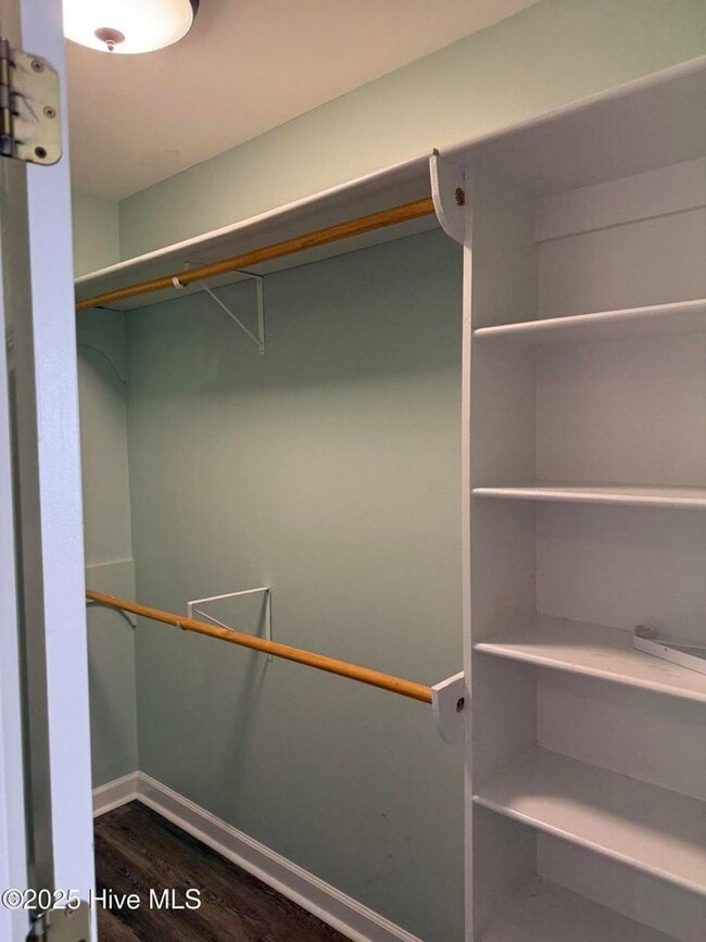 Building Photo - Welcome to Woodlands!