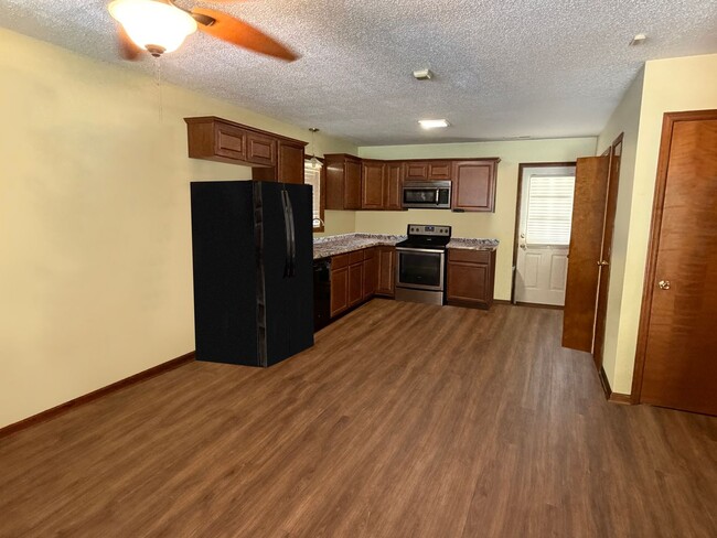 Building Photo - Two bedroom duplex apartment