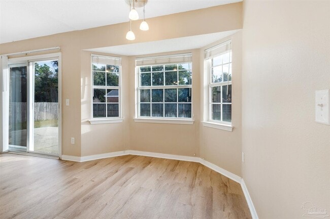 Building Photo - 10719 Crosscut Dr