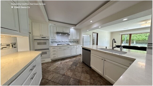 Building Photo - 10462 Sierra Cir
