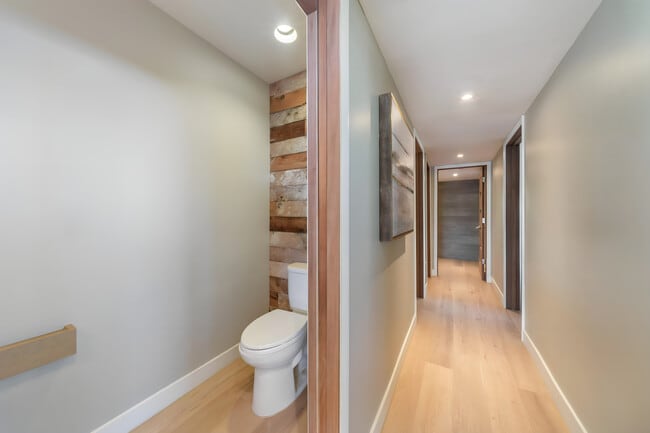 Powder Room / Bathroom #1 - 7611 Rindge Ave