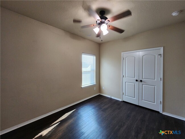 Building Photo - 1032 Brown Rock Dr