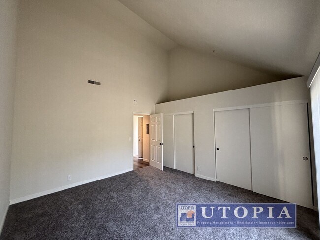 Building Photo - Newly Remodeled 2 Bed 1 Bath Unit Right Near Cabrillo College
