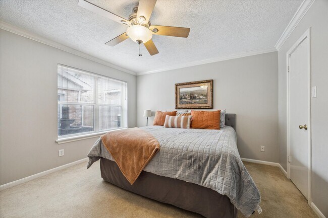 Building Photo - 11742 Pecan Creek Dr