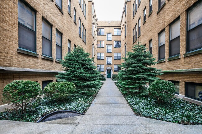 Building Photo - 7211 S Yates Blvd