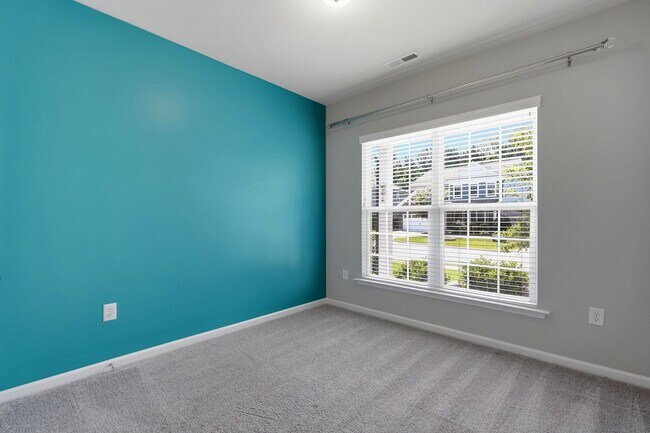 Building Photo - 438 Brk Pne Trl