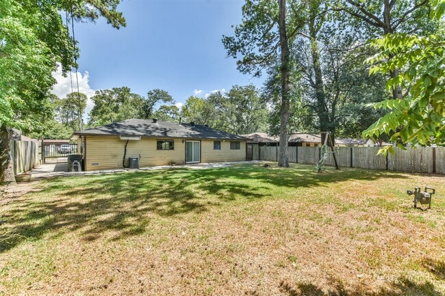 Building Photo - 7106 Pinetex Dr