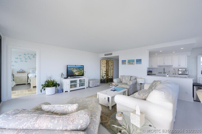 Building Photo - 3589 S Ocean Blvd