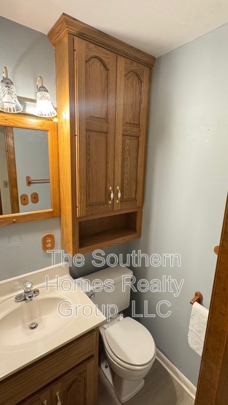 Building Photo - 1012 Wilson St