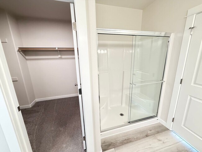 Building Photo - Brand New Hayden Home