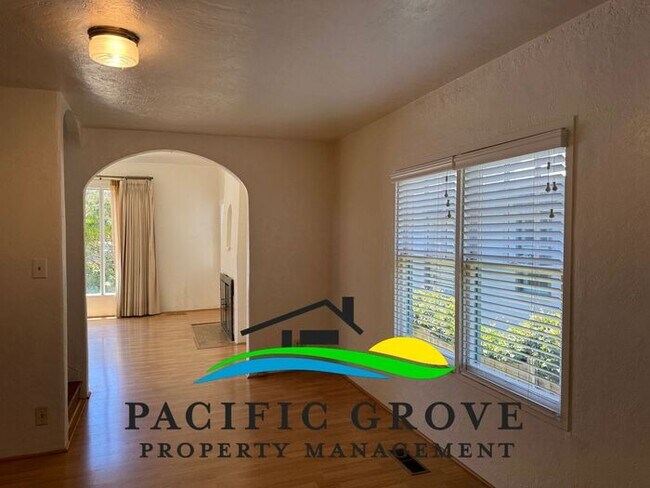 Building Photo - Delightful 3-Bedroom, 2 bath home in Pacif...