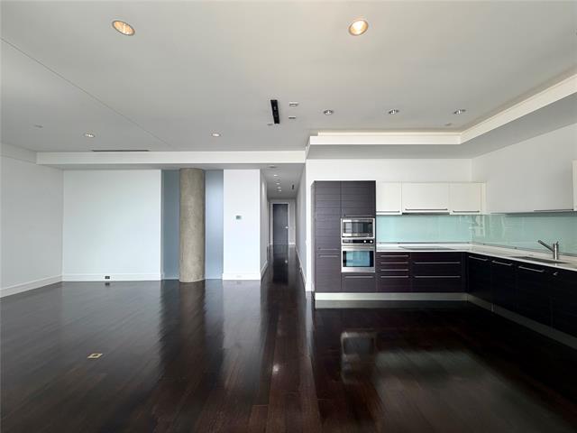 Building Photo - 2408 Victory Park Ln