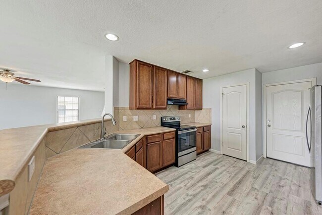 Building Photo - 530 Sheep Trail Dr