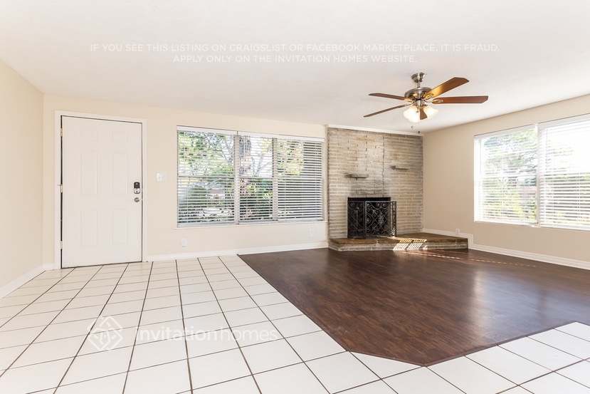 Building Photo - 4315 19th Ave W